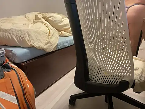 Snapshot of loinclothgay chatting on 01.08.25 loinclothgay online show from 01.08.25