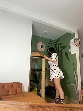 Snapshot of Elizabeth_Dupont chatting on 09.30.25 Elizabeth Dupont online show from 09.30.25