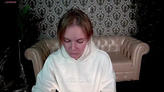 MaribelRiverr  online show from 09.13.25