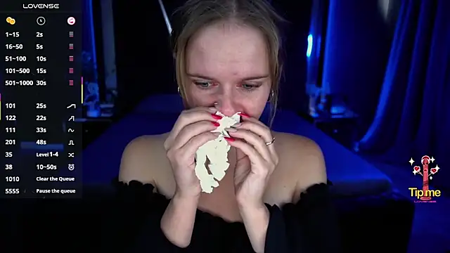 MaribelRiverr  online show from 09.15.25