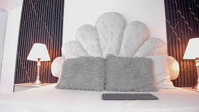 Jaslyn  Smith online show from 03.18.26