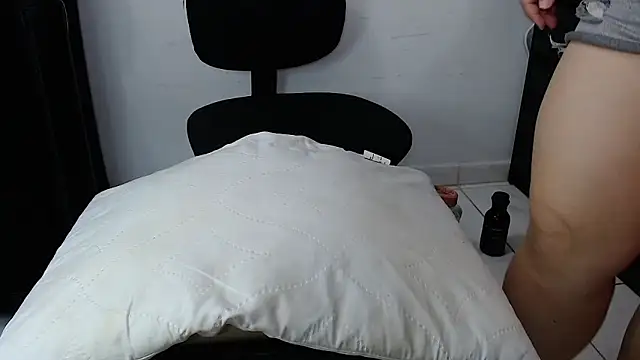 Snapshot of Martinafeet-qos chatting on 02.03.25 Martinafeet-qos online show from 02.03.25