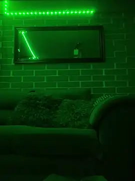 manelinda7 online show from 02.25.25