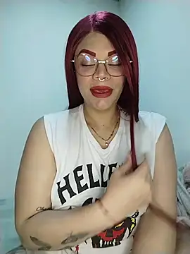 Snapshot of ImAlana__ chatting on 10.13.25 ImAlana   online show from 10.13.25