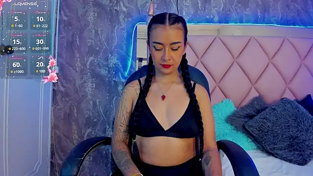 AntonellaQueenn online show from 02.09.25