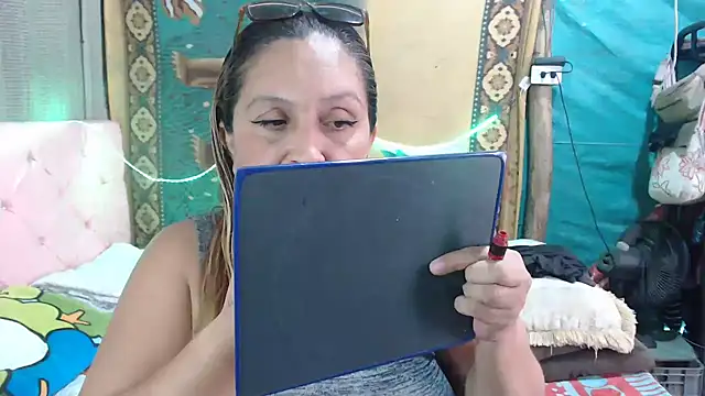 mom son dirty online show from 11.14.25