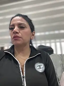 Snapshot of Milff_parkerrr chatting on 01.15.25 Milff parkerrr online show from 01.15.25