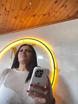 Snapshot of Milff_parkerrr chatting on 01.21.25 Milff parkerrr online show from 01.21.25