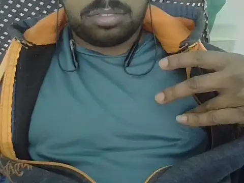 Snapshot of ballandnuts chatting on 02.03.26 ballandnuts online show from 02.03.26