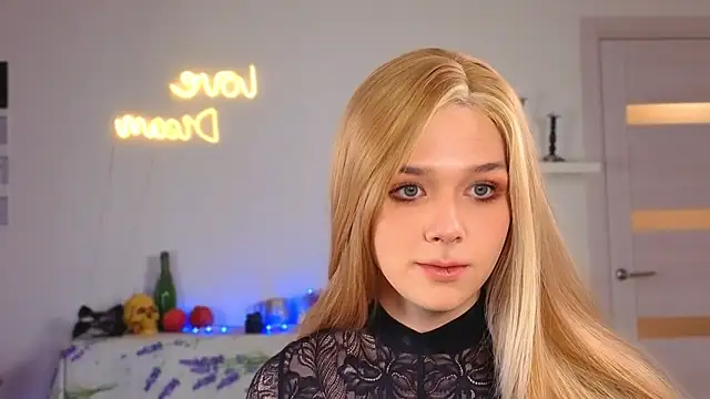  yourFoxy  online show from 11.03.25