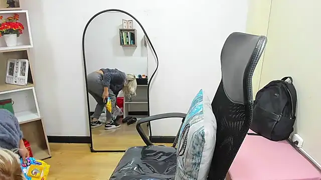 ConstansBlonde online show from 01.30.25