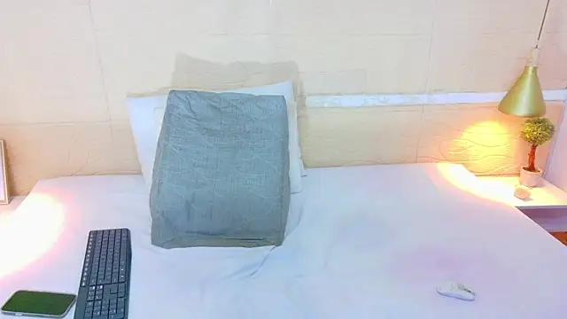 Chocolatte bar online show from 12.18.25