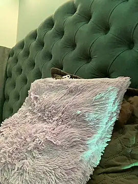 Snapshot of IsaValencia chatting on 02.06.25 IsaValencia online show from 02.06.25