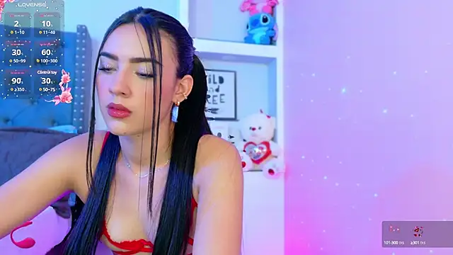 Snapshot of IsaValencia chatting on 02.14.25 IsaValencia online show from 02.14.25