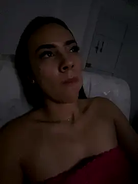 Snapshot of IsaValencia chatting on 09.28.25 IsaValencia online show from 09.28.25