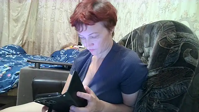 Snapshot of MilodyXXLoves chatting on 10.10.25 MilodyXXLoves online show from 10.10.25