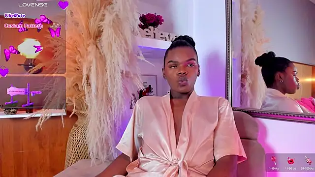 CamiEstrada online show from 02.06.25