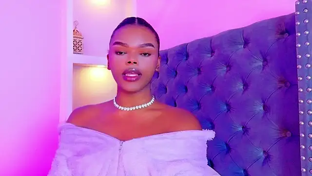 CamiEstrada online show from 12.17.25