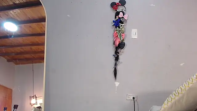 Luna Florez online show from 01.29.25