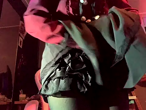 Snapshot of space_g1rl chatting on 11.05.25 space g1rl online show from 11.05.25