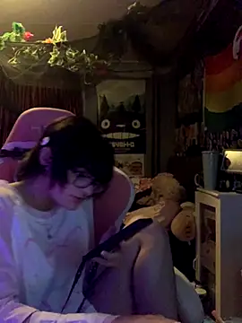 Snapshot of space_g1rl chatting on 11.08.25 space g1rl online show from 11.08.25