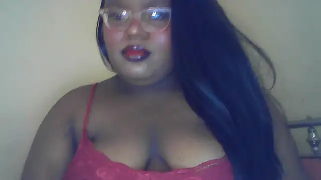 Snapshot of Thiccxox chatting on 06.27.26 Thiccxox online show from 06.27.26