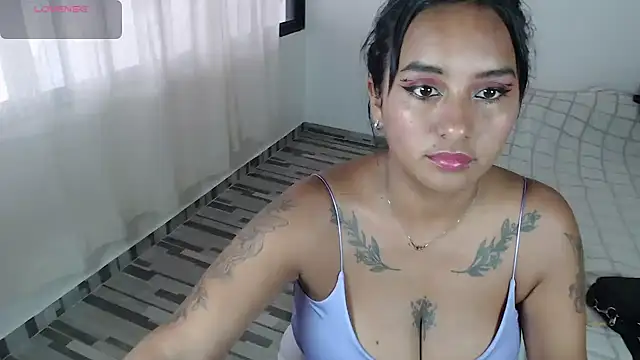 Snapshot of naomi_h1 chatting on 06.19.26 naomi h1 online show from 06.19.26