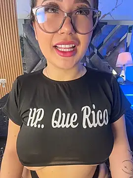 LylaLee111 online show from 11.23.25