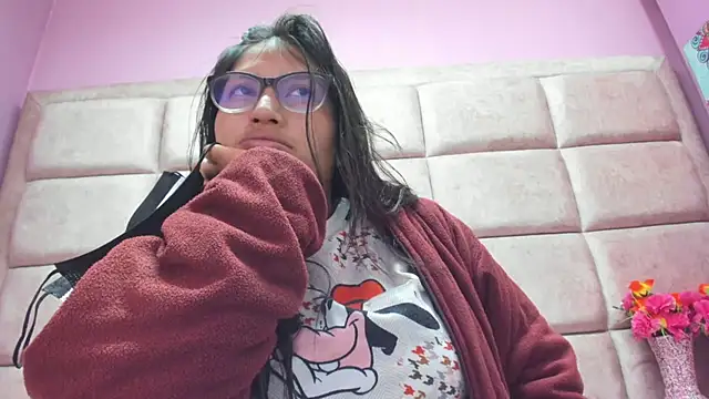 Miaa Smiith  online show from 11.30.25