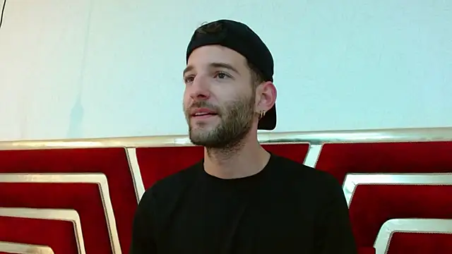 Christopher saint online show from 04.21.26