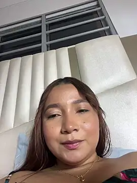 Snapshot of queen_angelique chatting on 06.07.26 queen angelique online show from 06.07.26