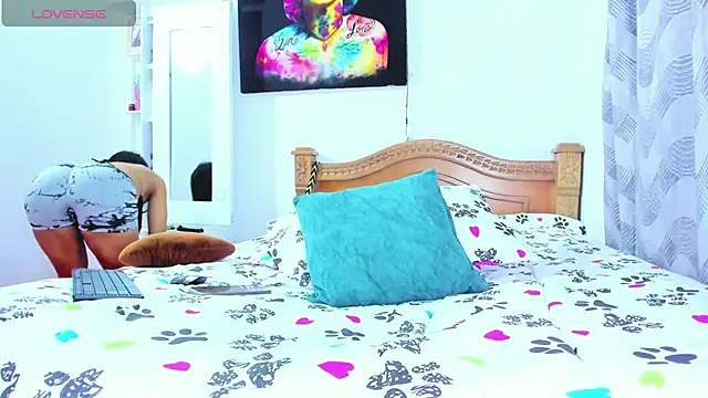 Emmy cole  online show from 03.14.25