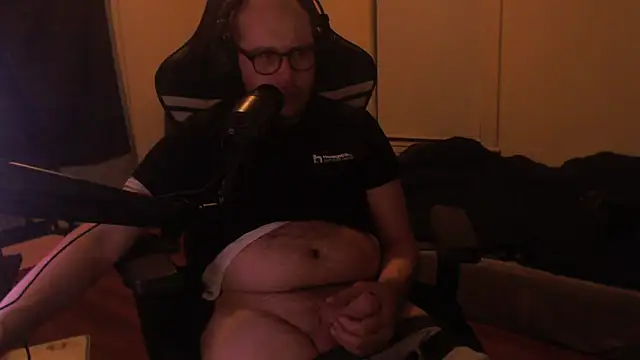 Snapshot of chicostick413 chatting on 09.18.25 chicostick413 online show from 09.18.25