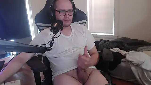 Snapshot of chicostick413 chatting on 09.18.25 chicostick413 online show from 09.18.25