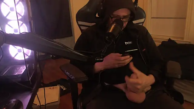 Snapshot of chicostick413 chatting on 09.21.25 chicostick413 online show from 09.21.25