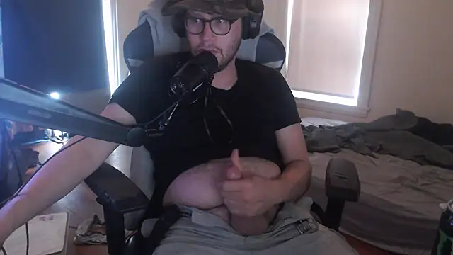 Snapshot of chicostick413 chatting on 09.28.25 chicostick413 online show from 09.28.25