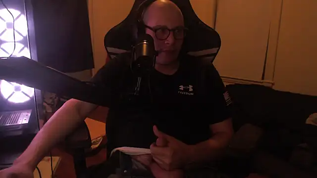 Snapshot of chicostick413 chatting on 10.26.25 chicostick413 online show from 10.26.25