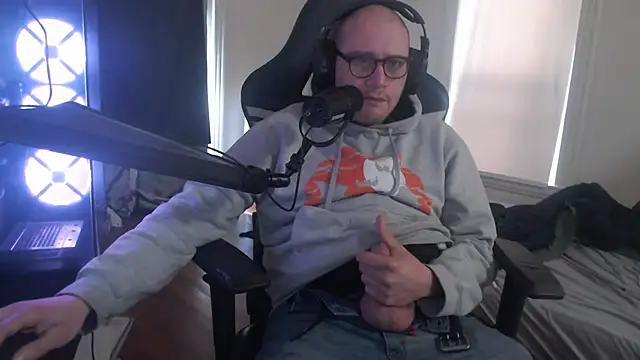 Snapshot of chicostick413 chatting on 10.28.25 chicostick413 online show from 10.28.25