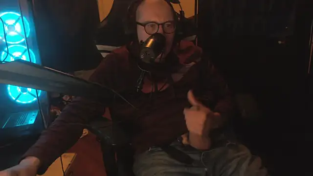 Snapshot of chicostick413 chatting on 11.17.25 chicostick413 online show from 11.17.25