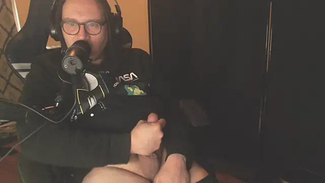 Snapshot of chicostick413 chatting on 01.07.26 chicostick413 online show from 01.07.26