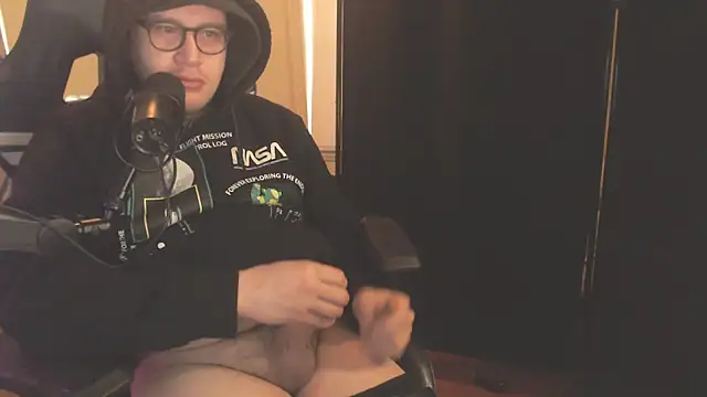 Snapshot of chicostick413 chatting on 01.09.26 chicostick413 online show from 01.09.26