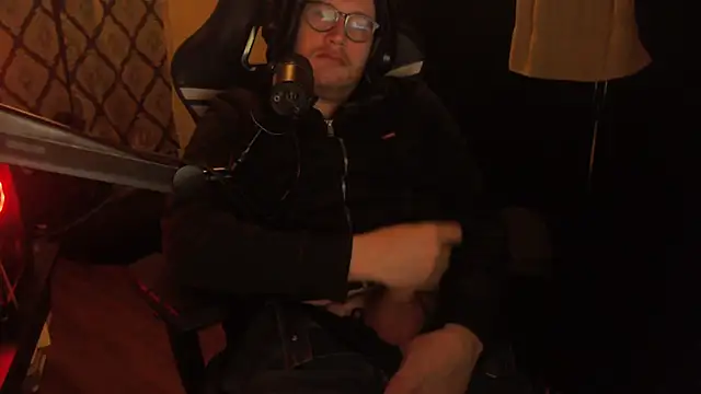 Snapshot of chicostick413 chatting on 02.11.26 chicostick413 online show from 02.11.26