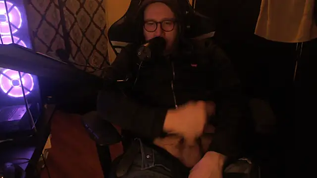 Snapshot of chicostick413 chatting on 02.13.26 chicostick413 online show from 02.13.26