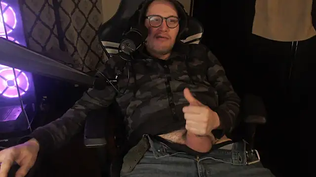 Snapshot of chicostick413 chatting on 02.13.26 chicostick413 online show from 02.13.26