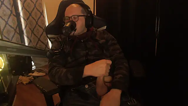 Snapshot of chicostick413 chatting on 02.16.26 chicostick413 online show from 02.16.26