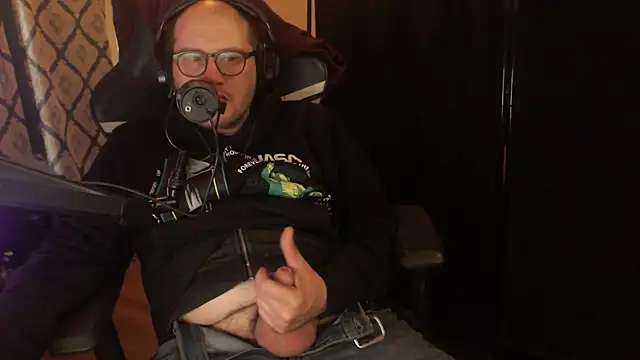 Snapshot of chicostick413 chatting on 02.18.26 chicostick413 online show from 02.18.26