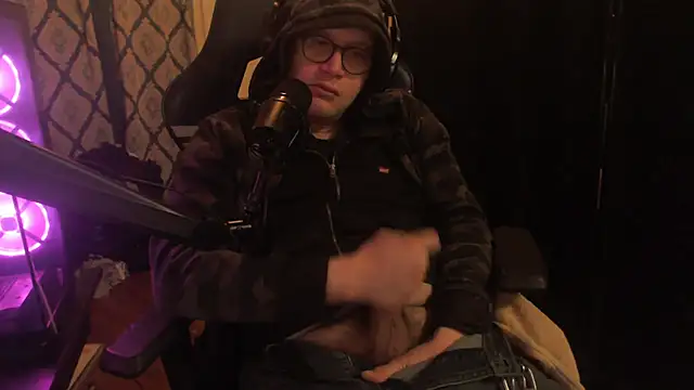 Snapshot of chicostick413 chatting on 02.28.26 chicostick413 online show from 02.28.26