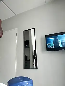 Chocolate factory man online show from 02.02.25