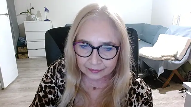 sofia xkiss online show from 02.04.25