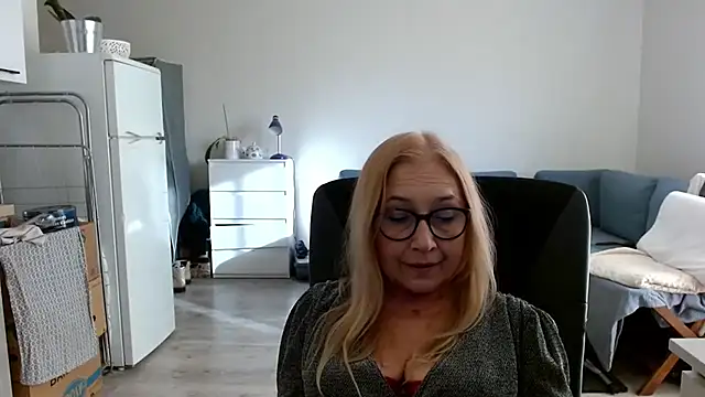 sofia xkiss online show from 03.04.25